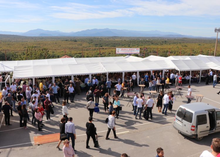 Svečano obilježena 50. obljetnica osnutka Župe Buhovo i u rad pušten mjesni vodovod