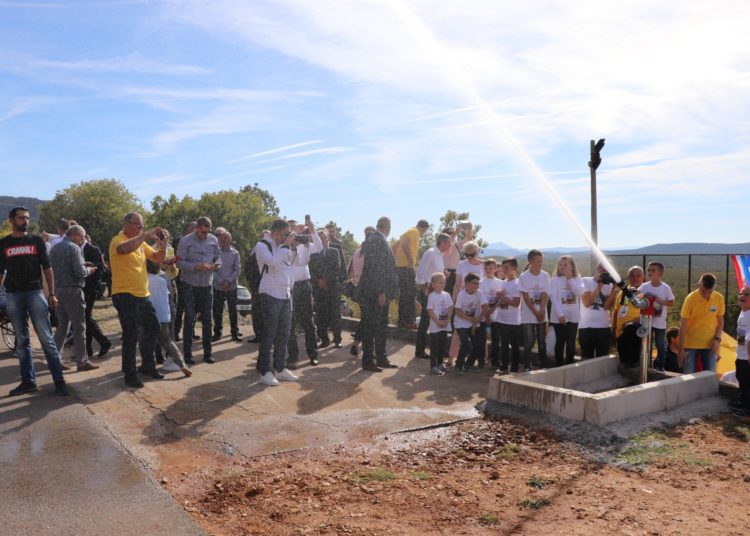 Svečano obilježena 50. obljetnica osnutka Župe Buhovo i u rad pušten mjesni vodovod