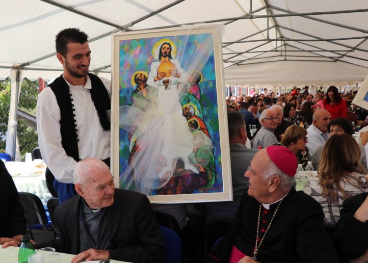 Svečano obilježena 50. obljetnica osnutka Župe Buhovo i u rad pušten mjesni vodovod