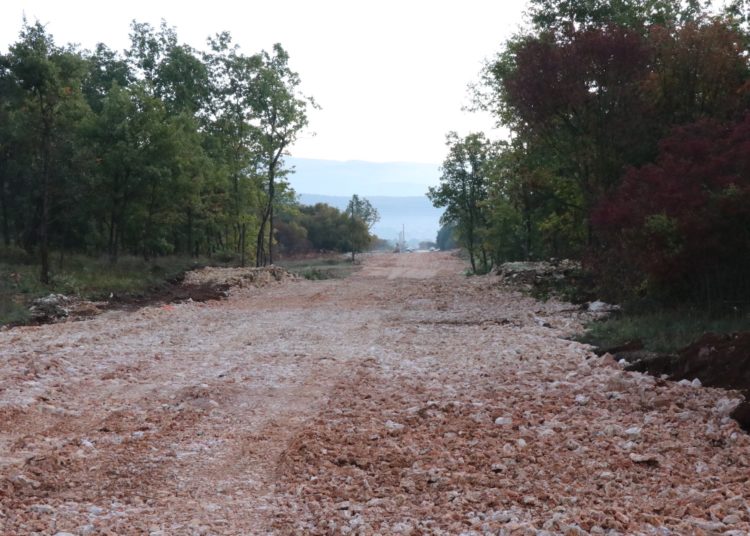 Široki Brijeg: Izgradnja lokalne ceste i vodovodne mreže u gospodarskoj zoni “Trn”