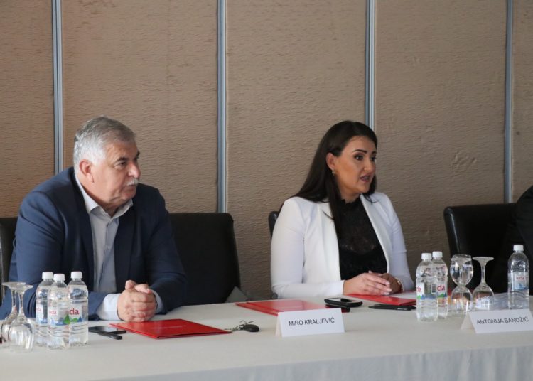 Široki Brijeg: Održan okrugli stol na temu „Tržište rada u odnosu na mlade“