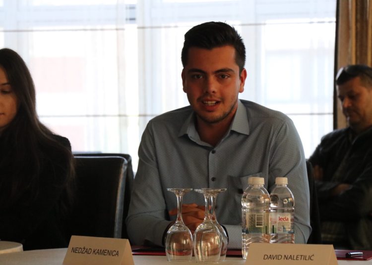 Široki Brijeg: Održan okrugli stol na temu „Tržište rada u odnosu na mlade“