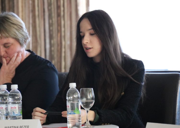 Široki Brijeg: Održan okrugli stol na temu „Tržište rada u odnosu na mlade“