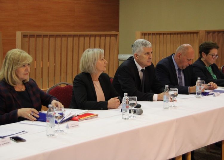 HNS u Vitezu okupio gospodarstvenike i dužnosnike: Međusobnim dijalogom do boljeg poslovnog okruženja