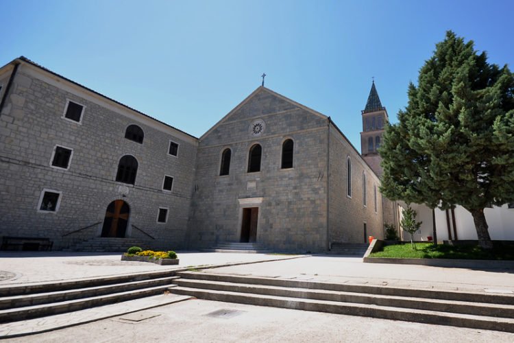 U franjevačkom samostanu na Humcu nalazi se najstariji muzej u BiH