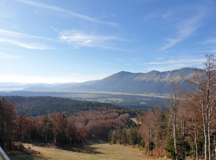 Fotoreportaža s Blidinja: Sunčani dan privukao veliki broj posjetitelja