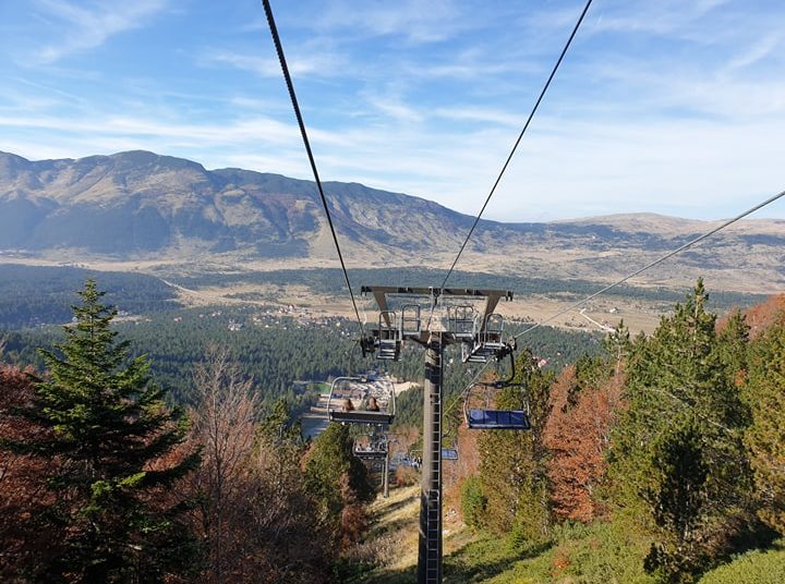 Fotoreportaža s Blidinja: Sunčani dan privukao veliki broj posjetitelja