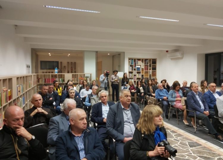 Široki Brijeg: Predstavljena knjiga „Sloboda, mir meju nami“