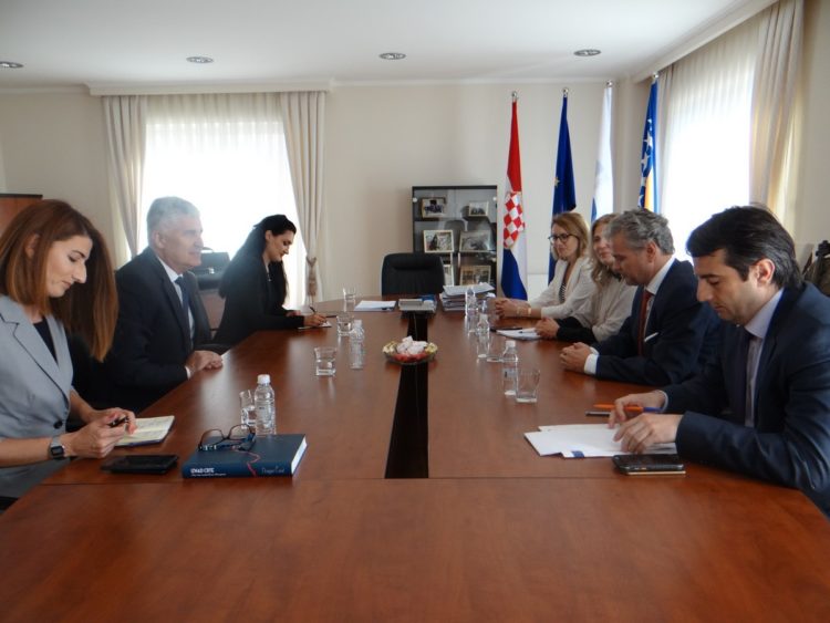 Čović-Sattler: Uspostaviti vlasti sukladno dogovoru lidera, izbornih pobjednika