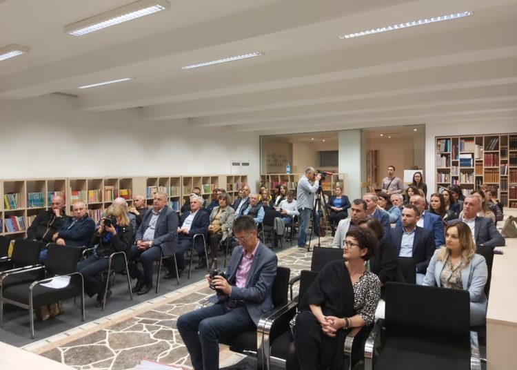 Široki Brijeg: Predstavljena knjiga „Sloboda, mir meju nami“