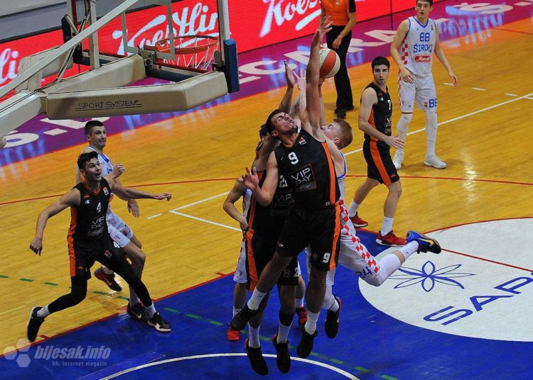 Široki u dramatičnoj završnici na Pecari srušio beogradski Dynamic