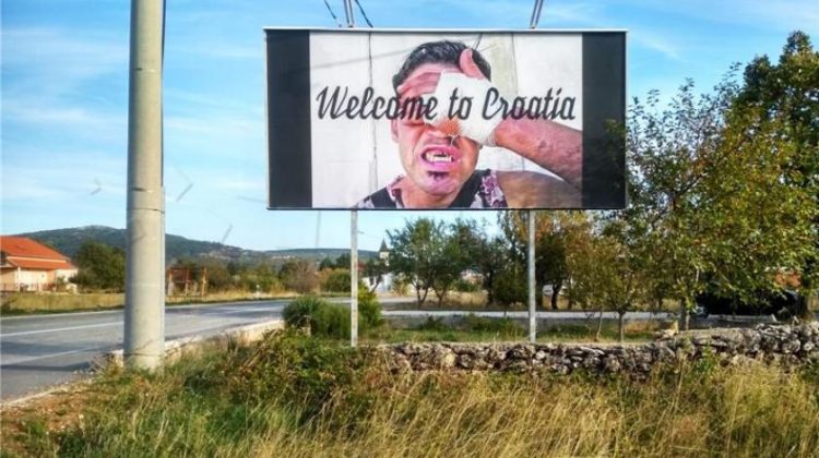 Uz granicu s BiH postavljeni jumbo plakati “Dobrodošli u Hrvatsku” – “Hrvatska puna mučenja”