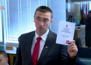 Burna sjednica vukovarskog Gradskog vijeća: Penava Statut bacio na pod