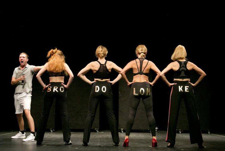 Hit predstava “Brodolomke” u Širokom Brijegu