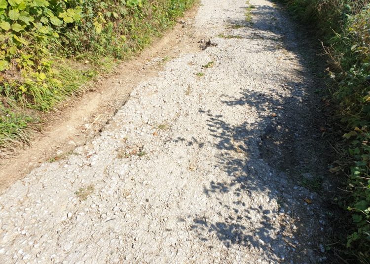 Život Hrvata u zeničkom kraju: Normalan asfalt i rasvjeta samo do bošnjačkih kuća!