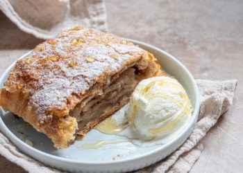 Štrudla od jabuka: Najlakši recept za kolač koji miriše na djetinjstvo