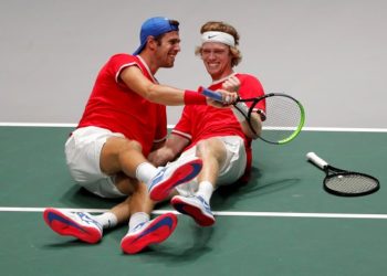 Davis Cup: Rusija u polufinalu, Srbi propustili tri meč-lopte