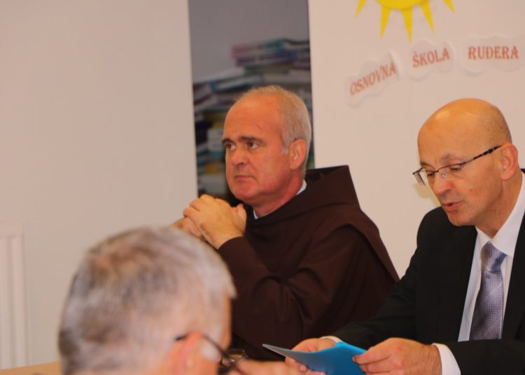 Grude: Predstavljena knjiga prof. dr. sc. Ivice Šarca