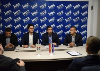 Zastupnik u Europskom parlamentu Karlo Ressler zajedno s Mladeži HDZ BiH u Vitezu