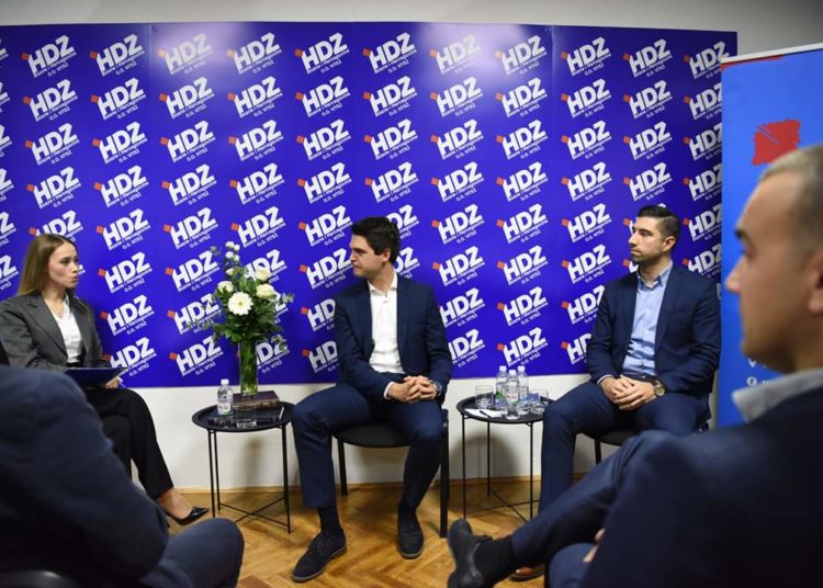 Zastupnik u Europskom parlamentu Karlo Ressler zajedno s Mladeži HDZ BiH u Vitezu