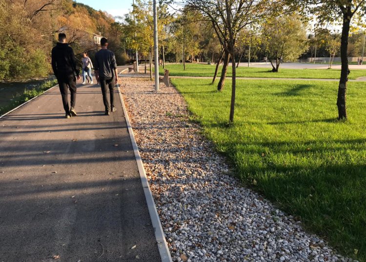 Širokobriježani jedva dočekali sunce i pohrlili u Park Sajmište i Borak