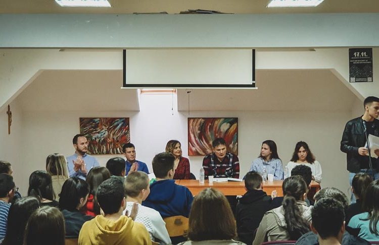 Dan srednjoškolaca u Gimnaziji Ljubuški obilježen panel diskusijom