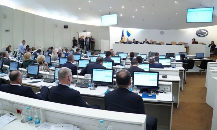 Zastupnici podržali promjenu Poslovnika o radu Doma bez HDZ-a i SNSD-a