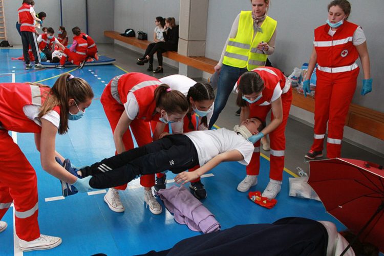 Mostar: Vijeće mladih Grada organizira ”Školu prve pomoći”