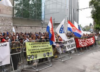 Registar koji je izazvao kaos: Političari glavne zvijezde, zapovjednici uzrok kontroverzi