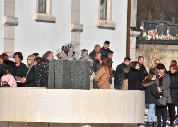 Župa Grude svečano proslavila Božić, stoljetni običaj druženja i dalje živi