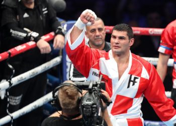 Hrgović nokautirao Molinu: Amerikanca dvaput spasilo zvono, ali treći put mu nije bilo spasa!