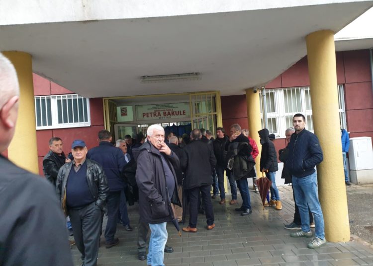 Vrisak.info na biračkim mjestima u Mostaru: Donosimo fotografije, izlaznost dobra