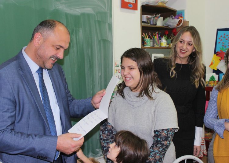 Posušje: Povodom sv. Nikole načelnik Bago posjetio Odjel za djecu s posebnim potrebama