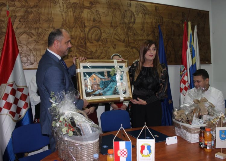 Svečano potpisana povelja o prijateljstvu i suradnji između Općine Posušje i Grada Sinja