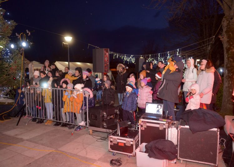 Zatvorena manifestacija “Božić u Posušju”