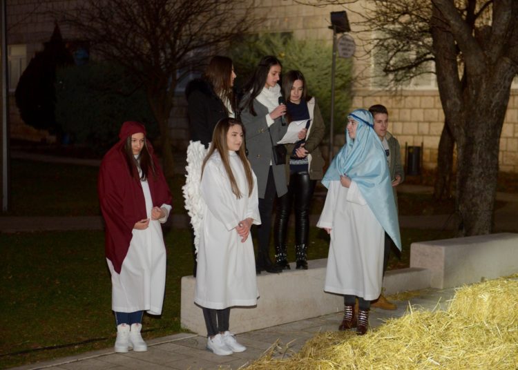 Zatvorena manifestacija “Božić u Posušju”