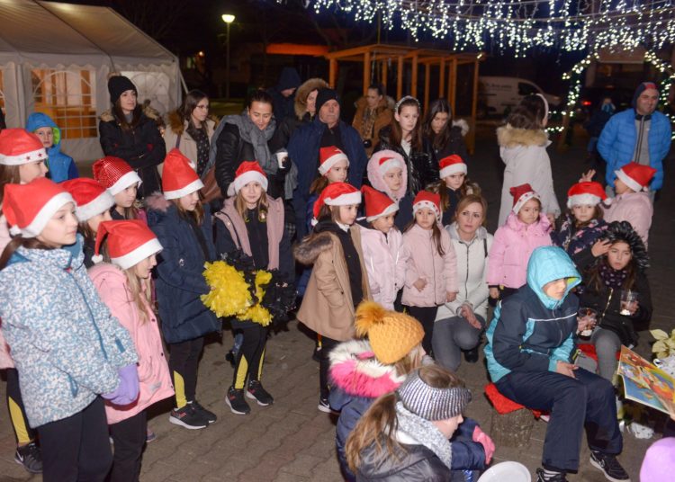 Zatvorena manifestacija “Božić u Posušju”