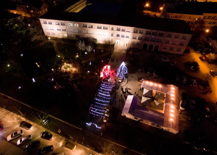 Otvorena manifestacija “Božić u Posušju” (FOTOGALERIJA)