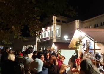 Više stotina Mostaraca okupilo se na službenom otvaranju “ADVENT by Winterville“