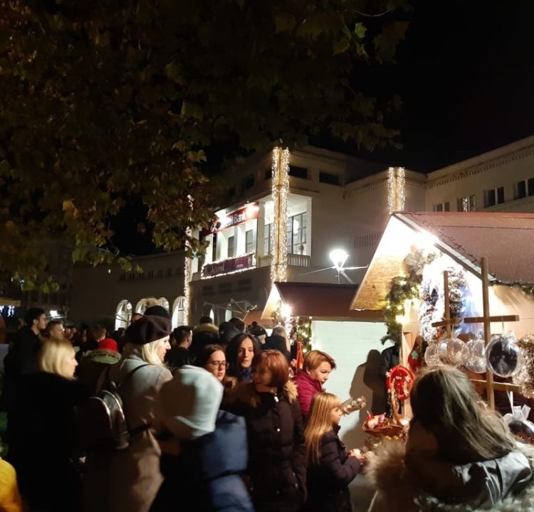 Više stotina Mostaraca okupilo se na službenom otvaranju “ADVENT by Winterville“