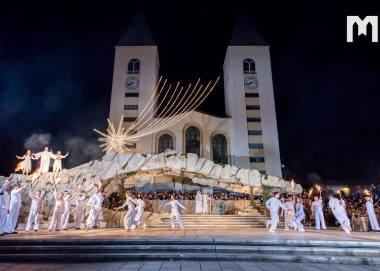 [FOTO] U Međugorju uprizorene žive jaslice