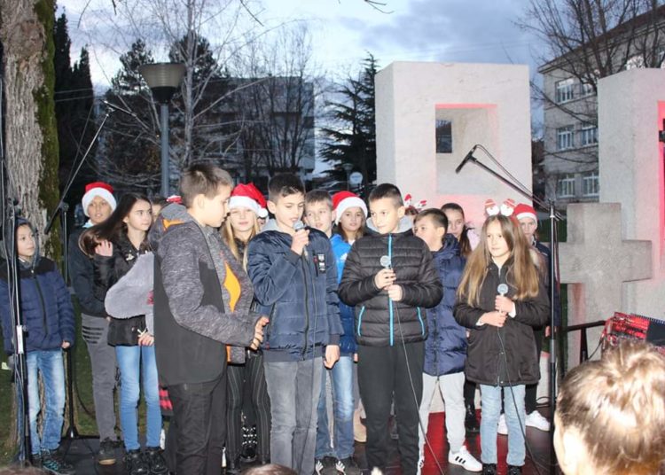Otvorena manifestacija “Božić u Posušju” (FOTOGALERIJA)