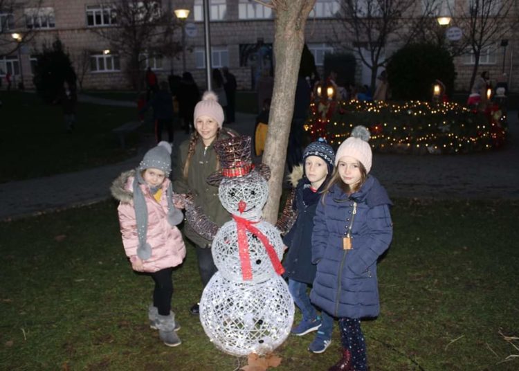Otvorena manifestacija “Božić u Posušju” (FOTOGALERIJA)