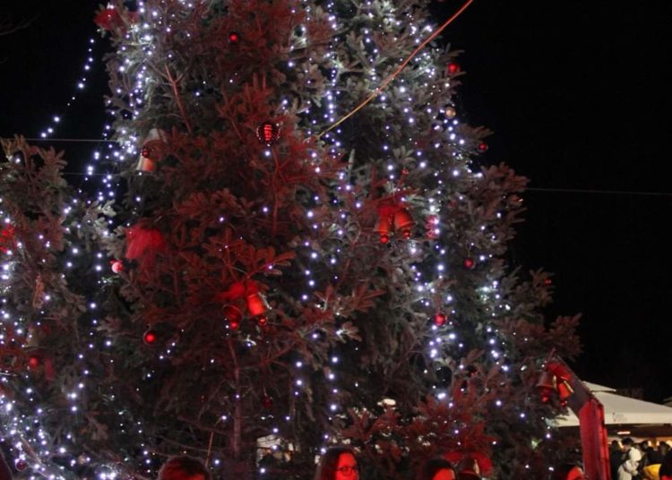 Otvorena manifestacija “Božić u Posušju” (FOTOGALERIJA)
