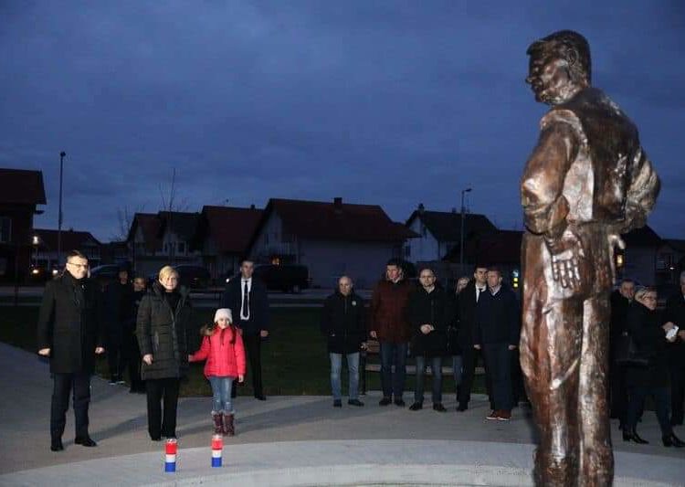 Kolinda Grabar-Kitarović u Orašju i Tolisi: Bila sam i ostajem uz sve Hrvate u BiH!