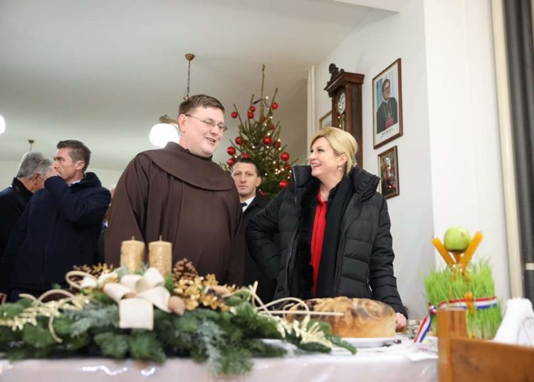 Kolinda Grabar-Kitarović u Orašju i Tolisi: Bila sam i ostajem uz sve Hrvate u BiH!