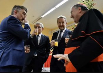 Je li uzoriti kardinal Puljić prodao Hrvate Komšiću?