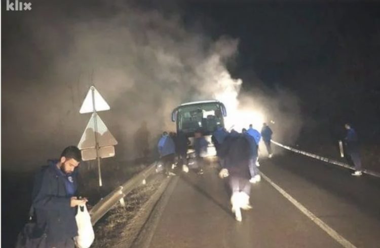 Zapalio se autobus koji je vozio nogometaše Radnika iz Bijeljine