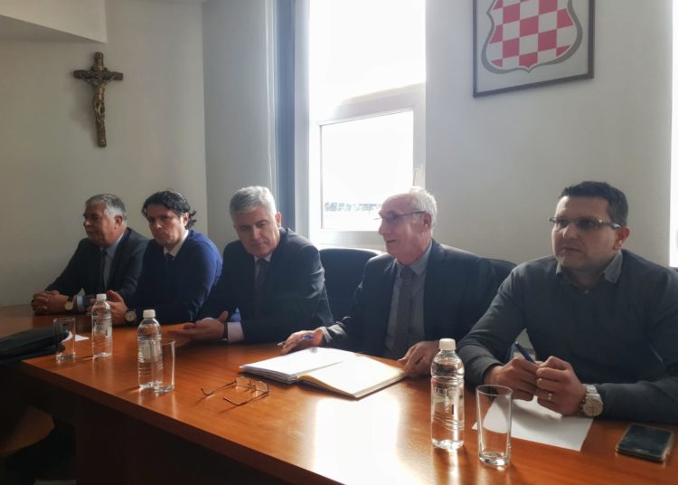 Čović posjetio Županijski odbor HDZ-a BiH Županije Zapadnohercegovačke
