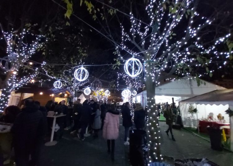 Advent u Ljubuškom privlači veliki broj posjetitelja (FOTOGALERIJA)